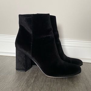 Heeled boots